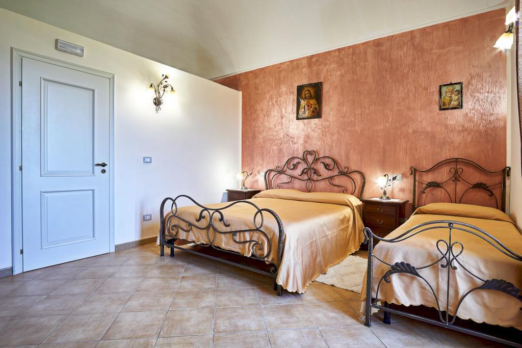 Villa Agriturismo Conte Ruggero Centuripe Exterior foto