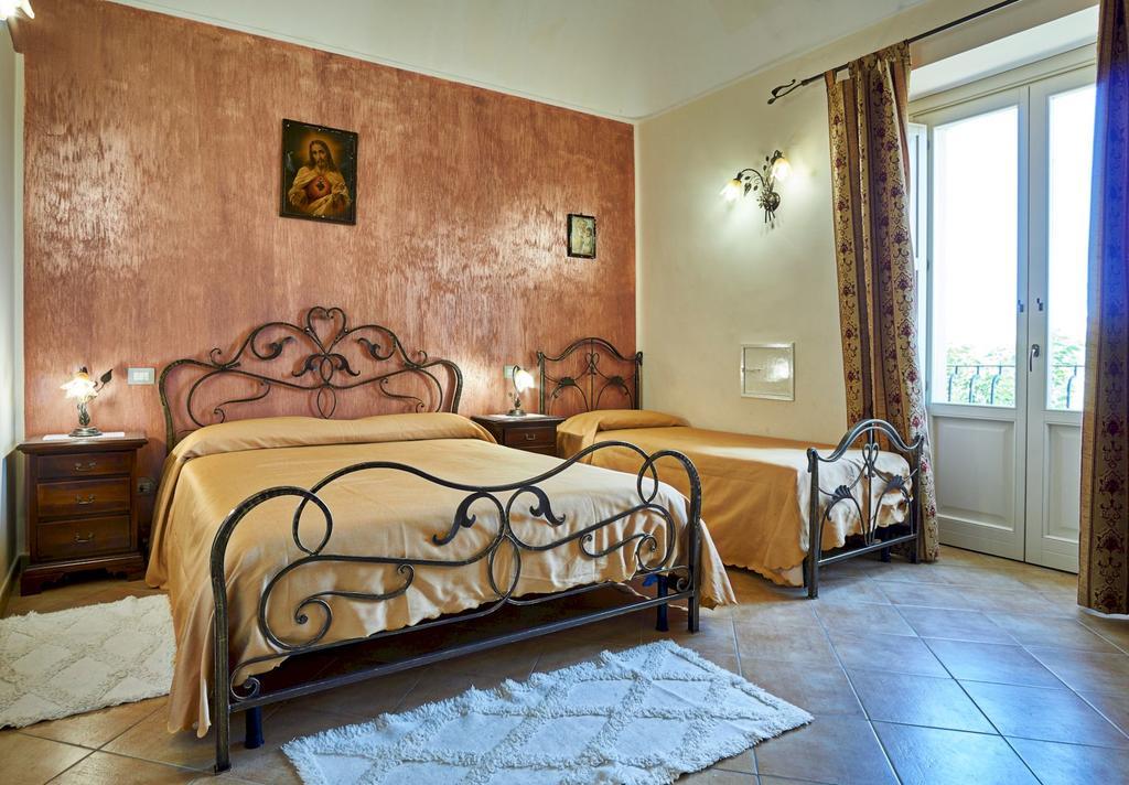 Villa Agriturismo Conte Ruggero Centuripe Exterior foto