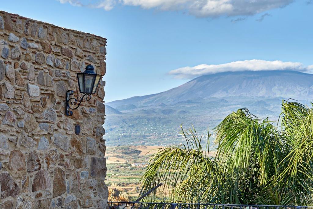 Villa Agriturismo Conte Ruggero Centuripe Exterior foto