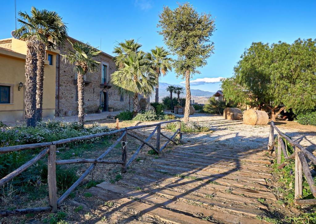 Villa Agriturismo Conte Ruggero Centuripe Exterior foto