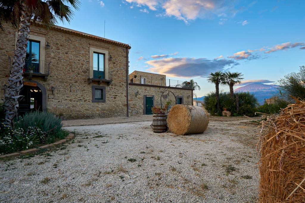 Villa Agriturismo Conte Ruggero Centuripe Exterior foto